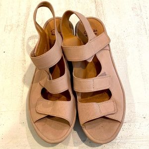 Clarks soft cushion wedge sandals, size 8. Beige. Great condition